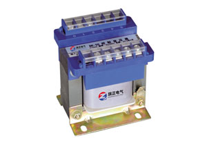 “控制變壓器”顧名思義就是因多用于控制系統(tǒng)而得名。它實(shí)際上是一個(gè) 具有多種輸出電壓的降壓變壓器，也可用做低壓照明及信號(hào)燈、指示燈的電源。那使用控制變壓器應(yīng)注意哪些事項(xiàng)呢？下面旗正控制變壓器公司小編就跟你聊聊吧！