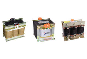 控制變壓器作為干式變壓器的一種在很多設(shè)備中被大家作為控制電路的電源使用，可是控制變壓器在溫升、絕緣電阻、絕緣強(qiáng)度、接地和泄漏電流等方面有哪些安全要求是不可缺少的呢？旗正電氣小編就為各位詳細(xì)介紹如下：