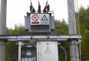 古時(shí)候行軍打戰(zhàn)時(shí)那些主帥總會(huì)說(shuō)：知己知彼百戰(zhàn)不殆。其實(shí)這句話一直都是實(shí)用的，目前這個(gè)日益進(jìn)步的社會(huì)更是要知己知彼的，就連企業(yè)生存也是要眼觀四面，耳聽(tīng)八方的！那作為控制變壓器行業(yè)的我們來(lái)說(shuō)，當(dāng)今變壓器行業(yè)現(xiàn)狀如何？我們又從哪里了解如今的現(xiàn)狀呢？旗正為你簡(jiǎn)單分析七點(diǎn)：