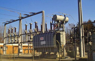 變壓器的安裝調(diào)試運(yùn)行必須遵循施工順序和操作方法,達(dá)到現(xiàn)行的國家標(biāo)準(zhǔn)和驗(yàn)收規(guī)范的規(guī)定,方可運(yùn)行生產(chǎn)。本文旗正電氣帶著你主要探討變壓器安裝和調(diào)試應(yīng)注意的問題。